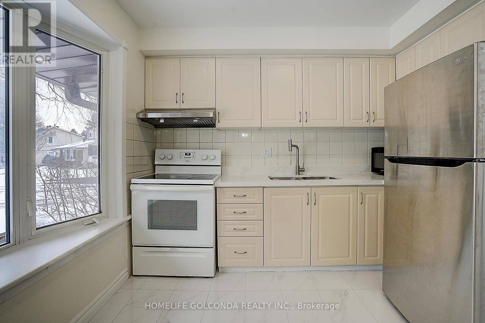 Toronto (hillcrest Village), ON M2H2R4,38 APPLEGATE CRESCENT