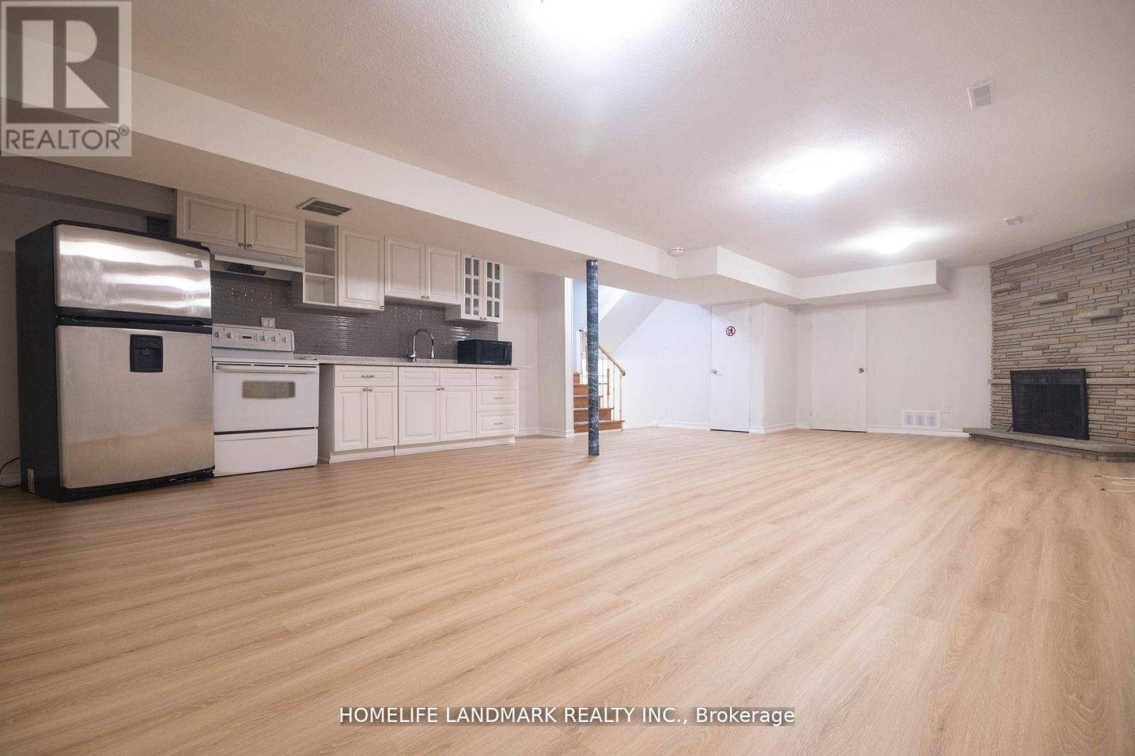 Toronto (newtonbrook West), ON M2R2M4,435 Connaught AVE #Room