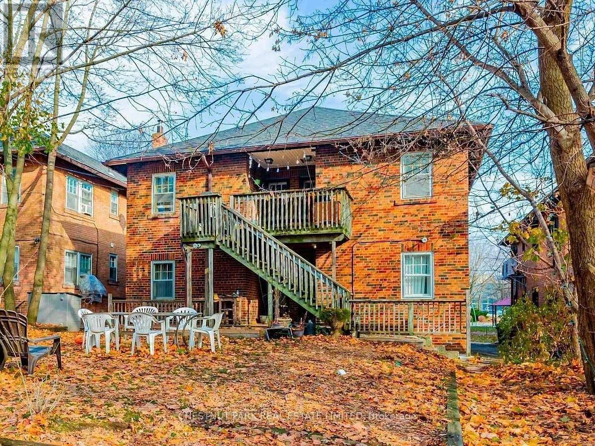 Toronto (mount Pleasant West), ON M4S1J6,18 Acacia RD #Main