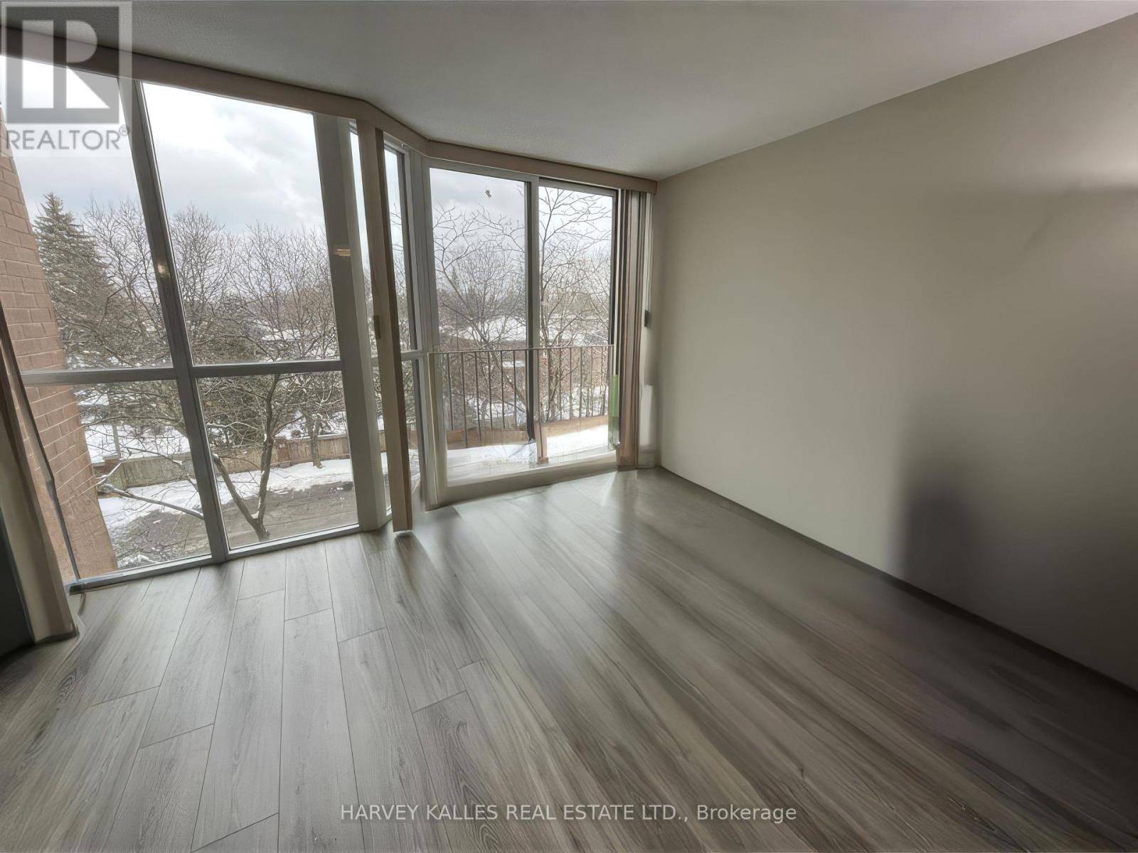 Toronto (newtonbrook East), ON M2M4J3,5795 Yonge ST #413