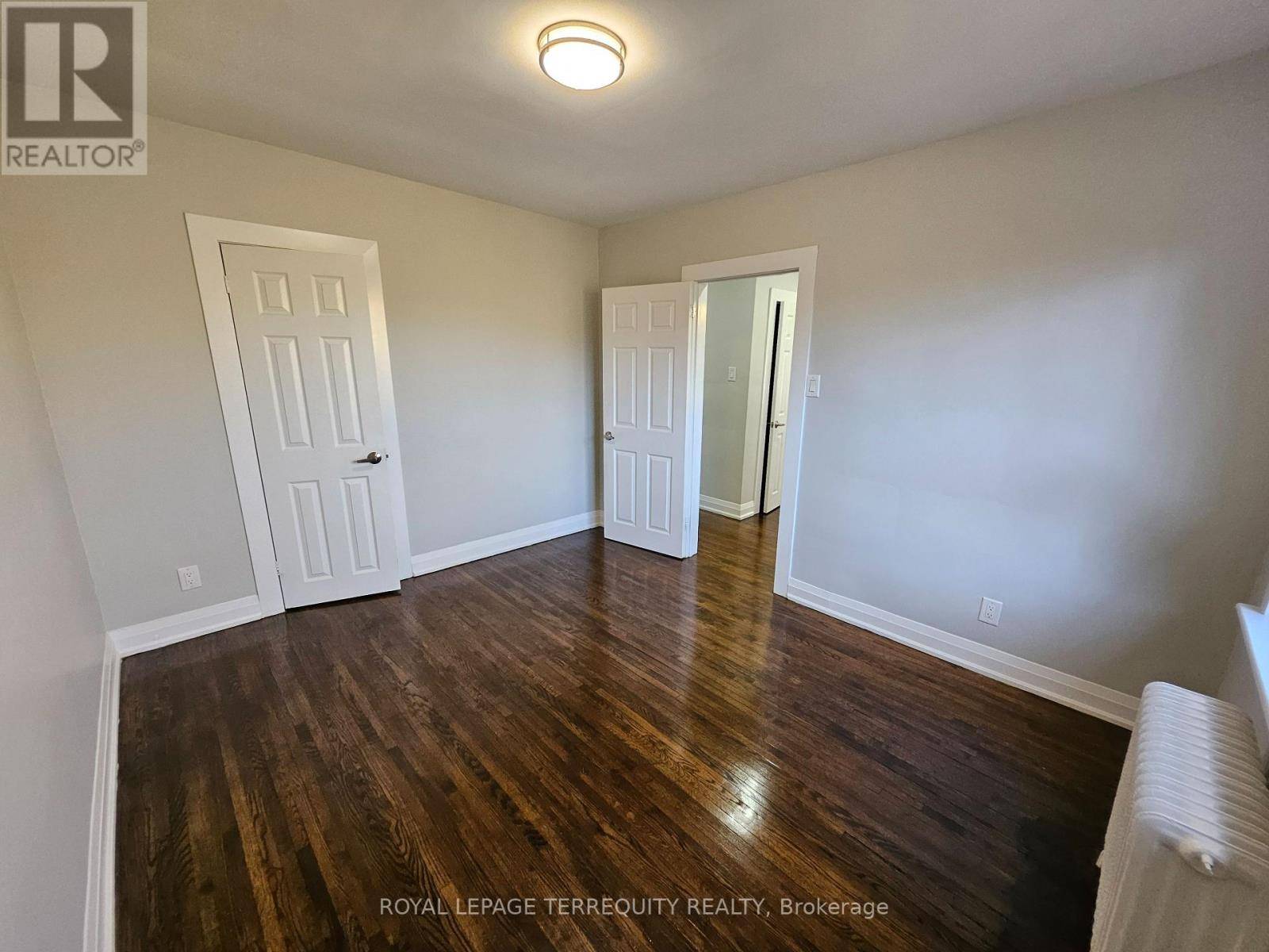 Toronto (humewood-cedarvale), ON M6C3A2,450 Arlington AVE #6
