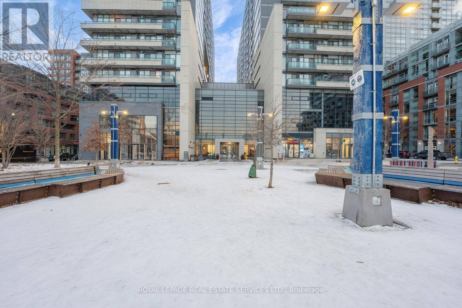 Toronto (little Portugal), ON M6J3G2,36 Lisgar ST #1003E