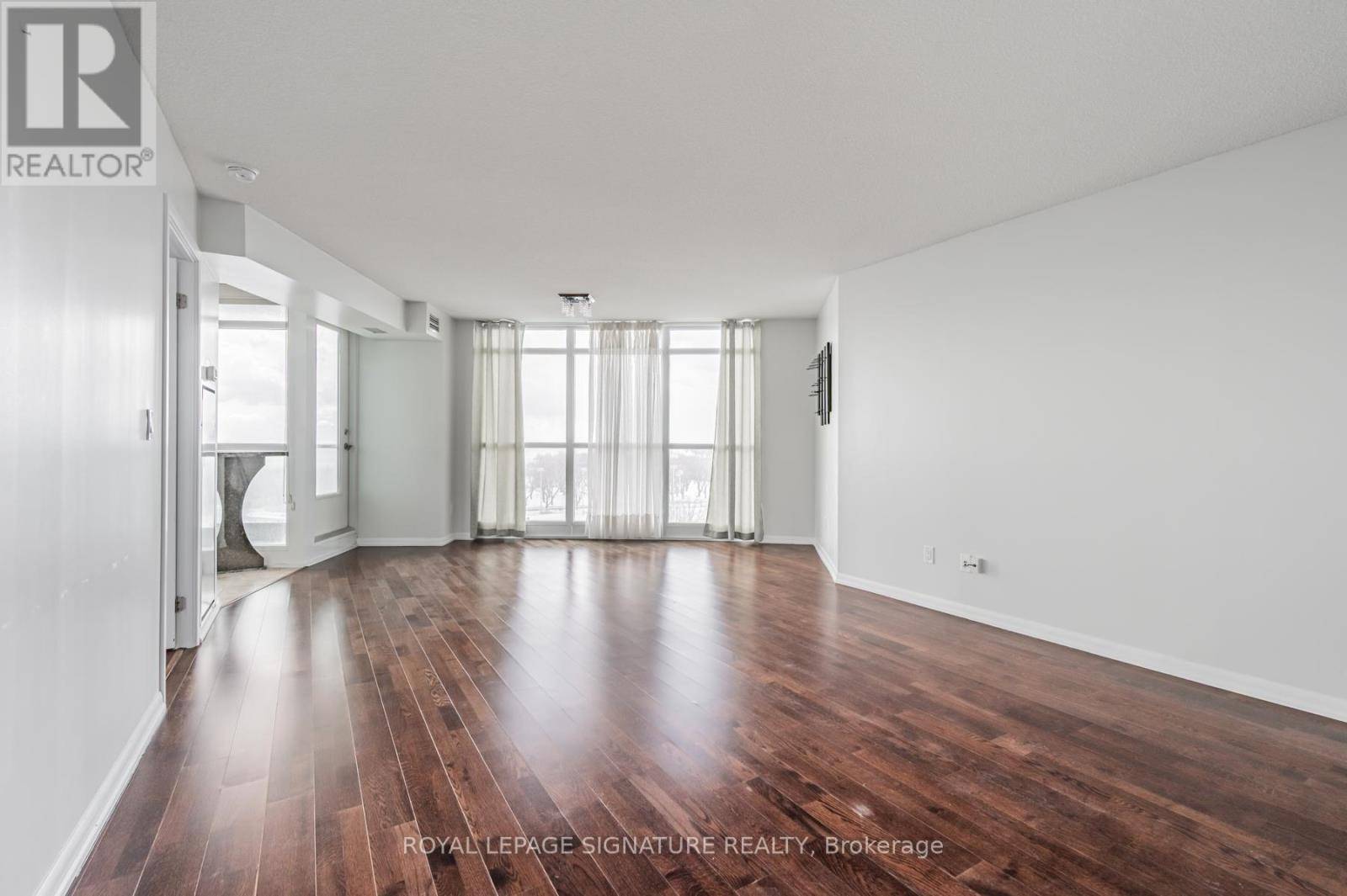 Toronto (niagara), ON M5V4A2,215 Fort York BLVD #1104