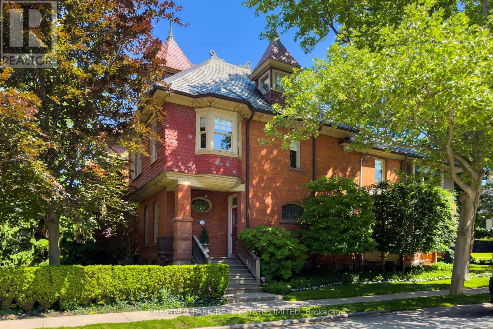 Toronto (rosedale-moore Park), ON M4W2Z1,1 HAWTHORN AVENUE