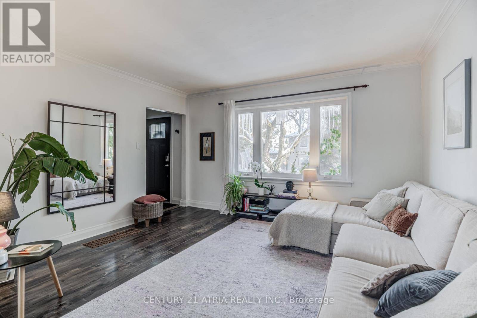 Toronto (lansing-westgate), ON M2N1L5,284 BOGERT AVENUE