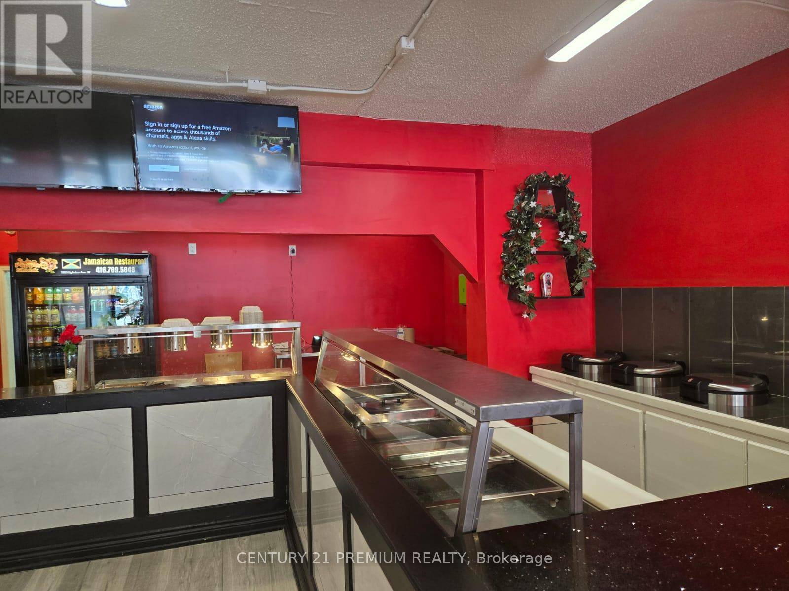 Toronto (oakwood Village), ON M6E2H1,1653 EGLINTON AVENUE W