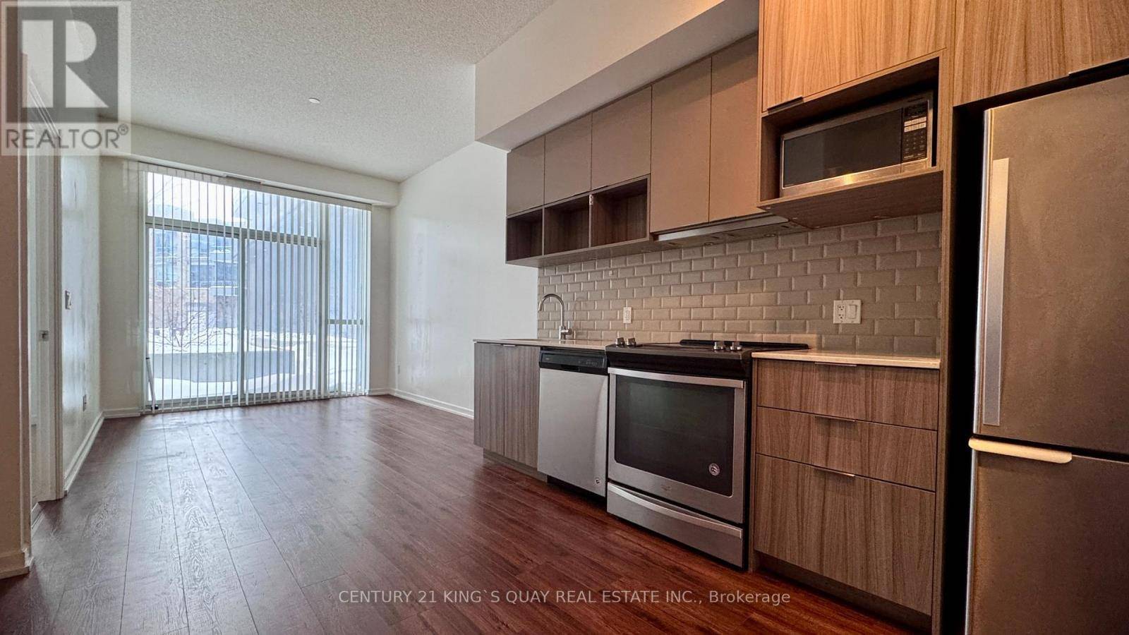Toronto (henry Farm), ON M2J0E2,52 Forest Manor RD #103