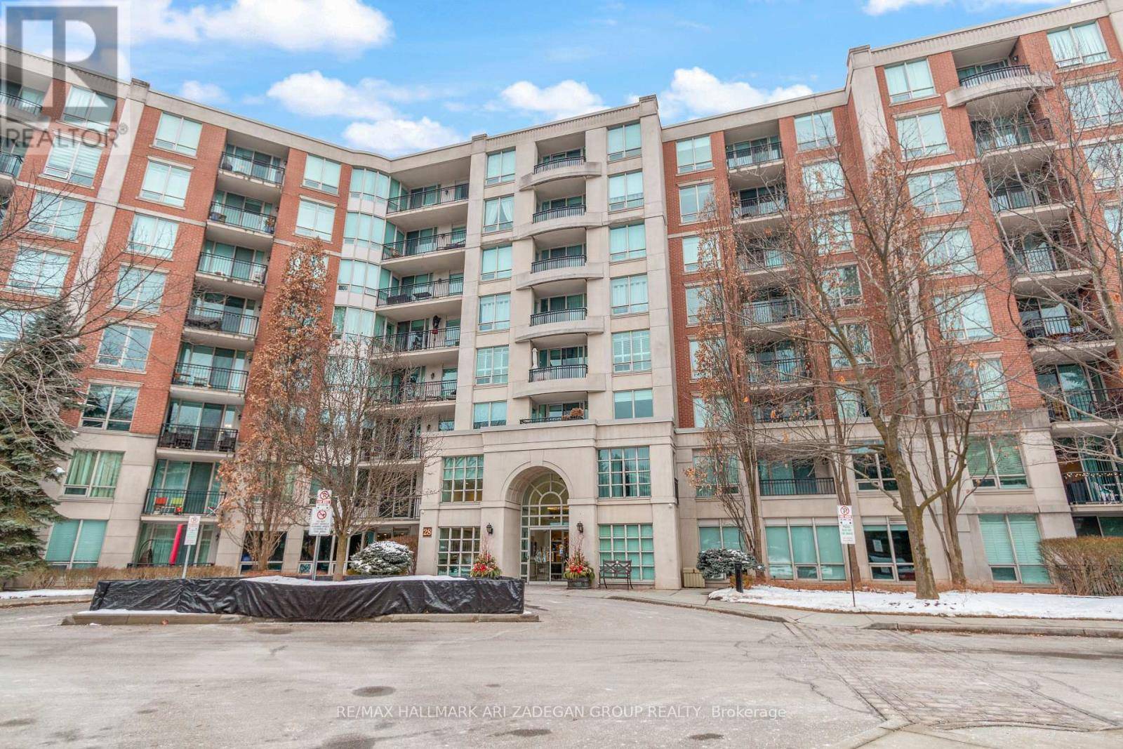 Toronto (st. Andrew-windfields), ON M2P2H1,28 William Carson CRES #721