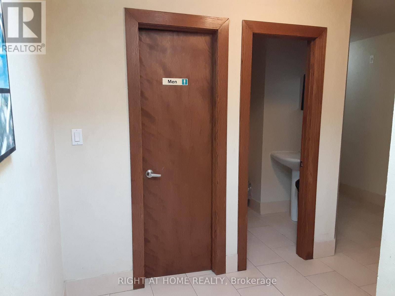 Toronto (bedford Park-nortown), ON M5M4A3,1977 Avenue RD #204