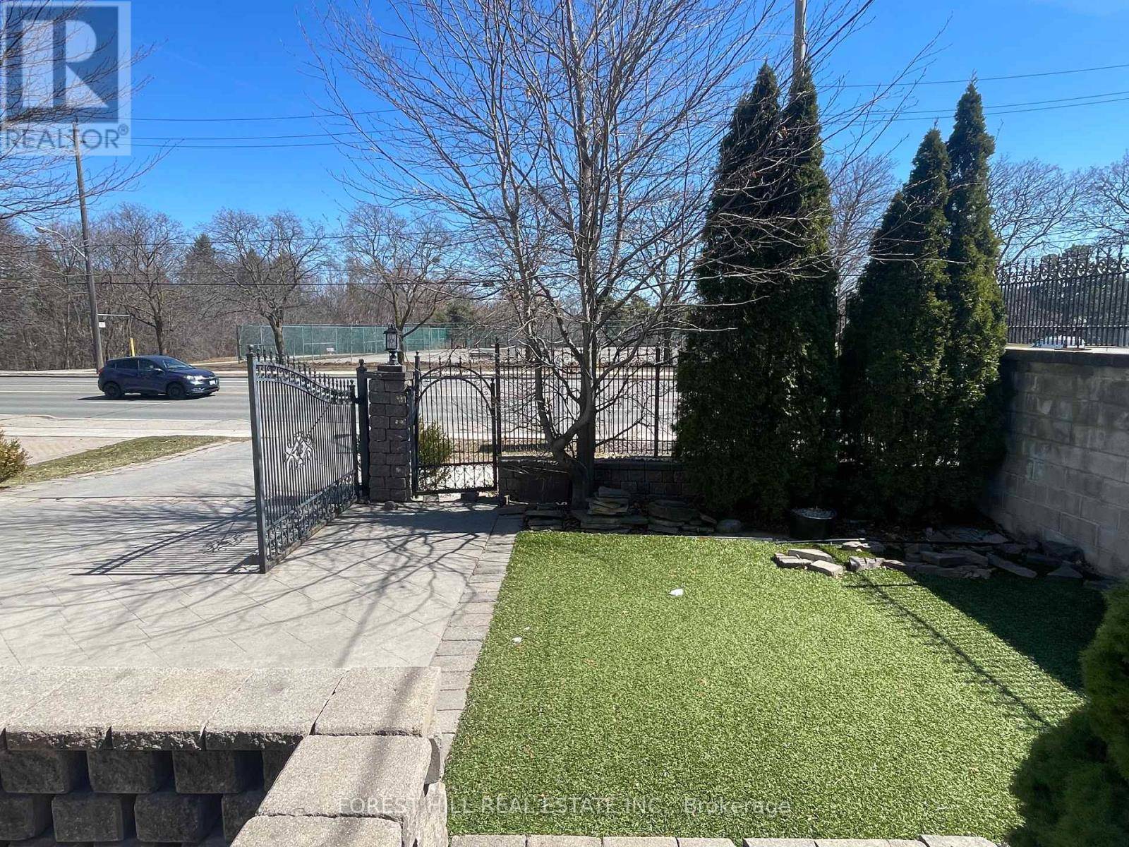 Toronto (willowdale East), ON M2N5K7,2972 BAYVIEW AVENUE