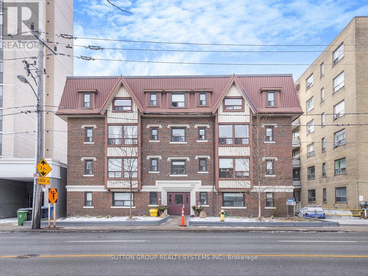 Toronto (humewood-cedarvale), ON M5P3H3,1510 Bathurst ST #102