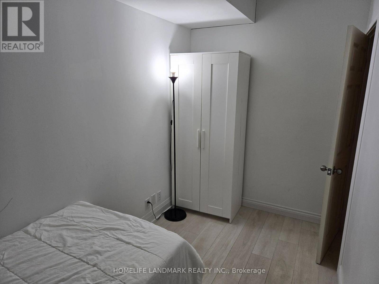 Toronto (thorncliffe Park), ON M4G0C9,33 Frederick Todd WAY #315