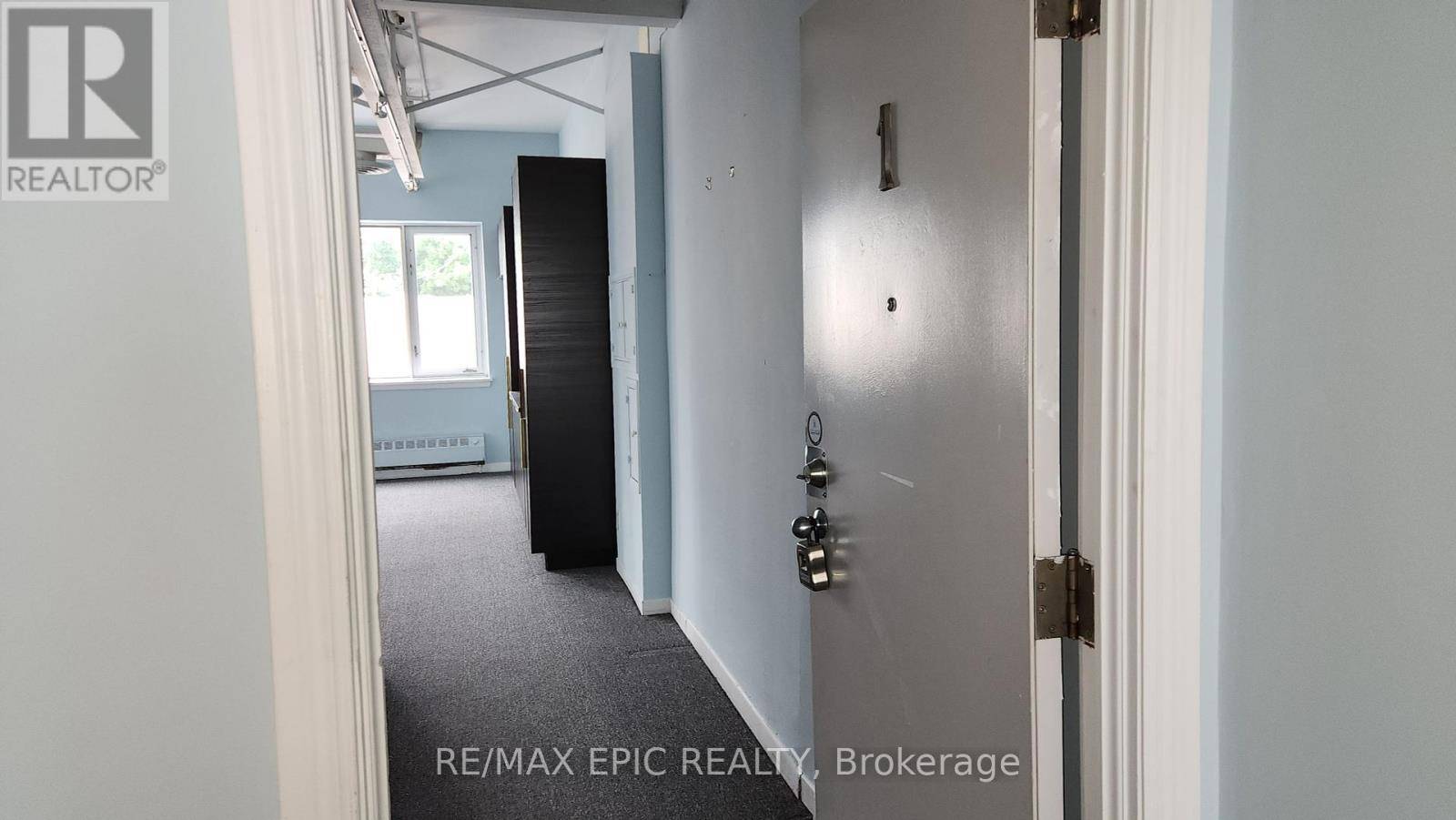 Toronto (annex), ON M5R2R2,329 St George ST #1