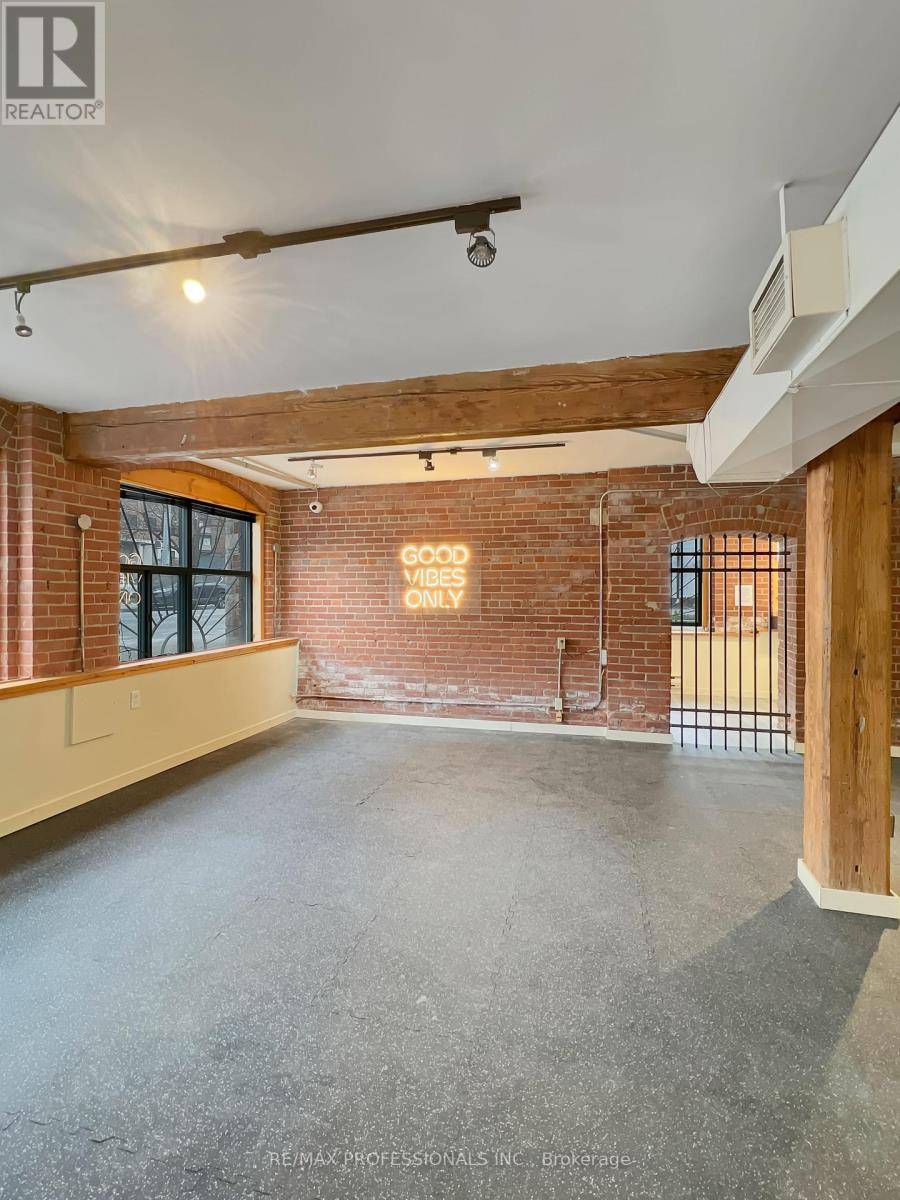 Toronto (moss Park), ON M5A1W7,290 Shuter ST #Unit 1