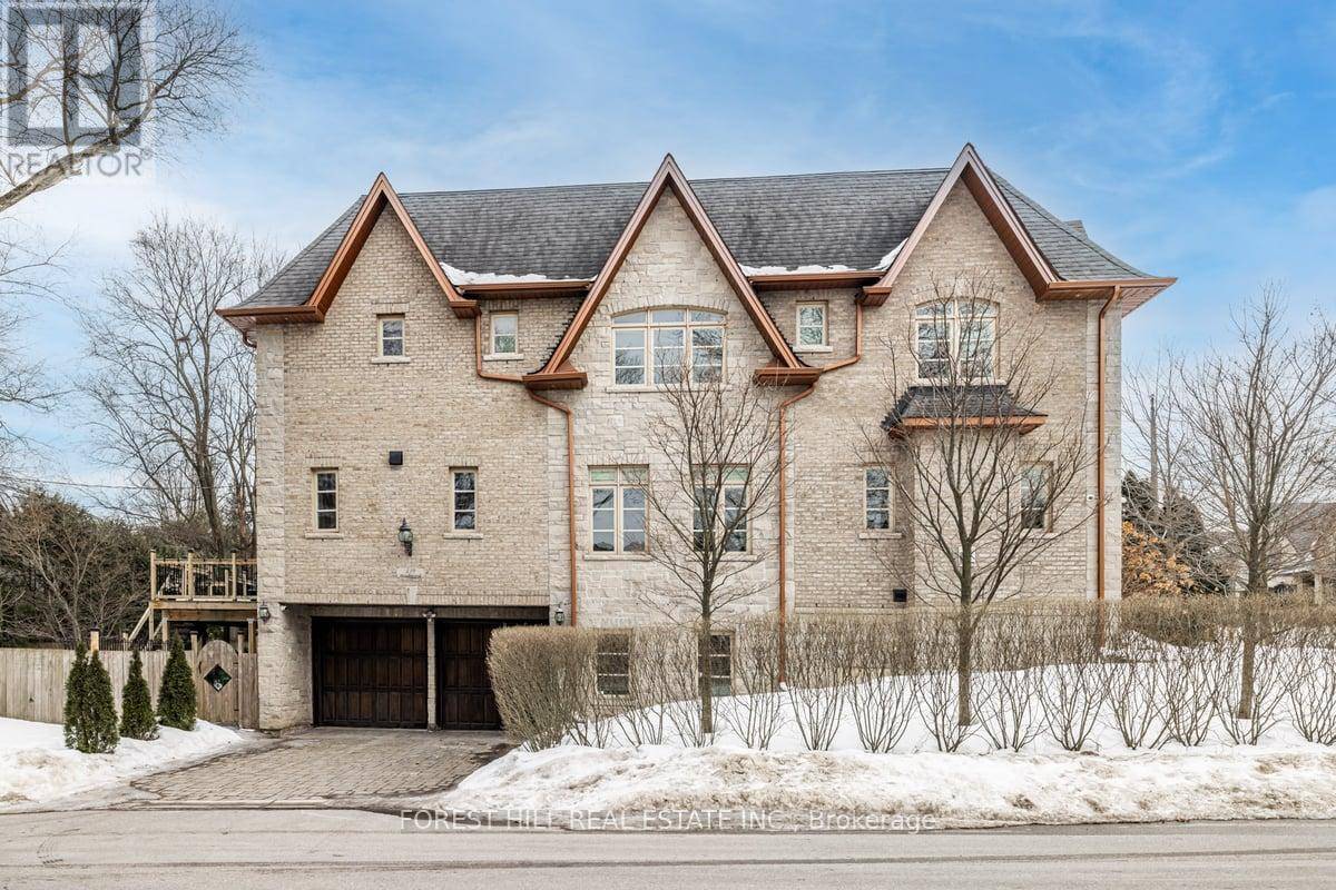 Toronto (bridle Path-sunnybrook-york Mills), ON M2L1J9,139 BEECHWOOD AVENUE