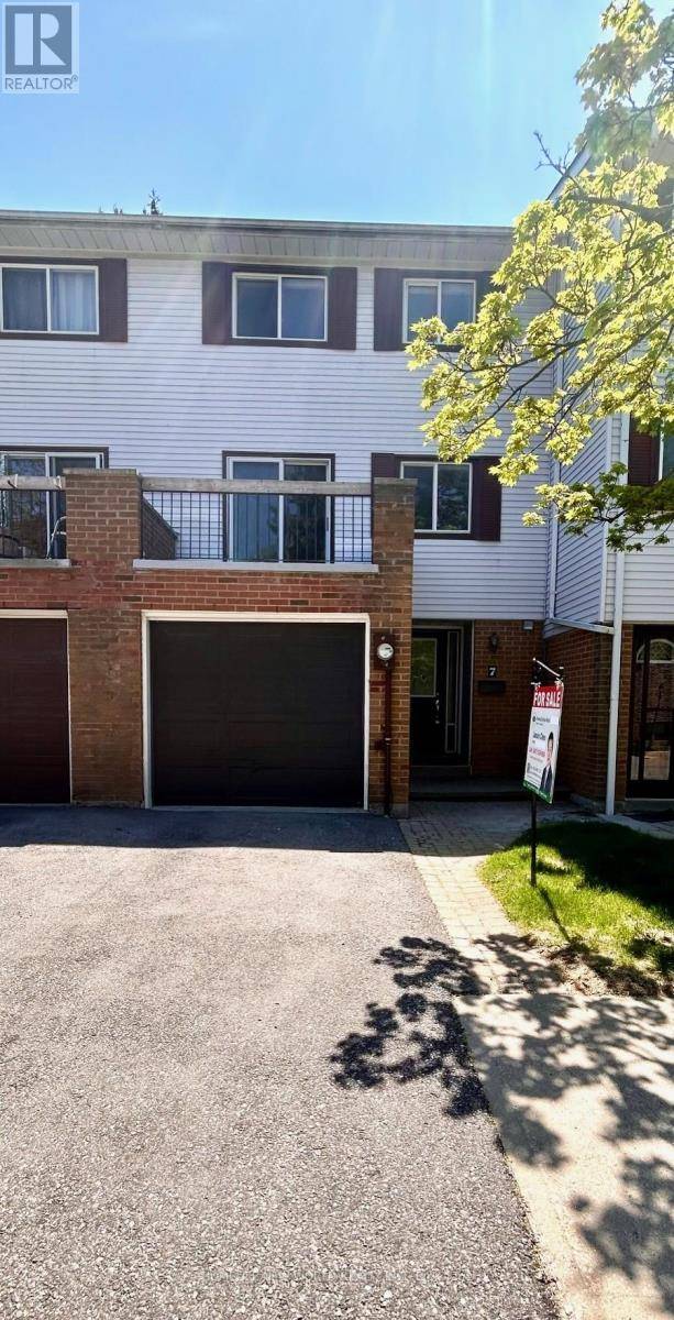 Toronto (hillcrest Village), ON M2H2Y8,7 JENNY WREN WAY
