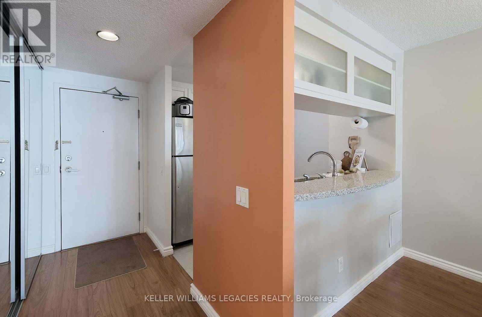Toronto (newtonbrook East), ON M2M4J4,7 Bishop AVE #1203