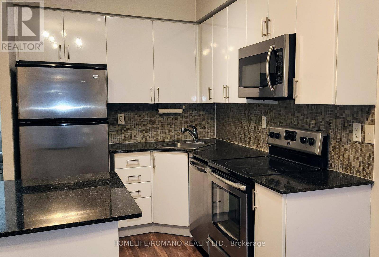 Toronto (niagara), ON M5V0A7,15 Bruyeres Mews #403