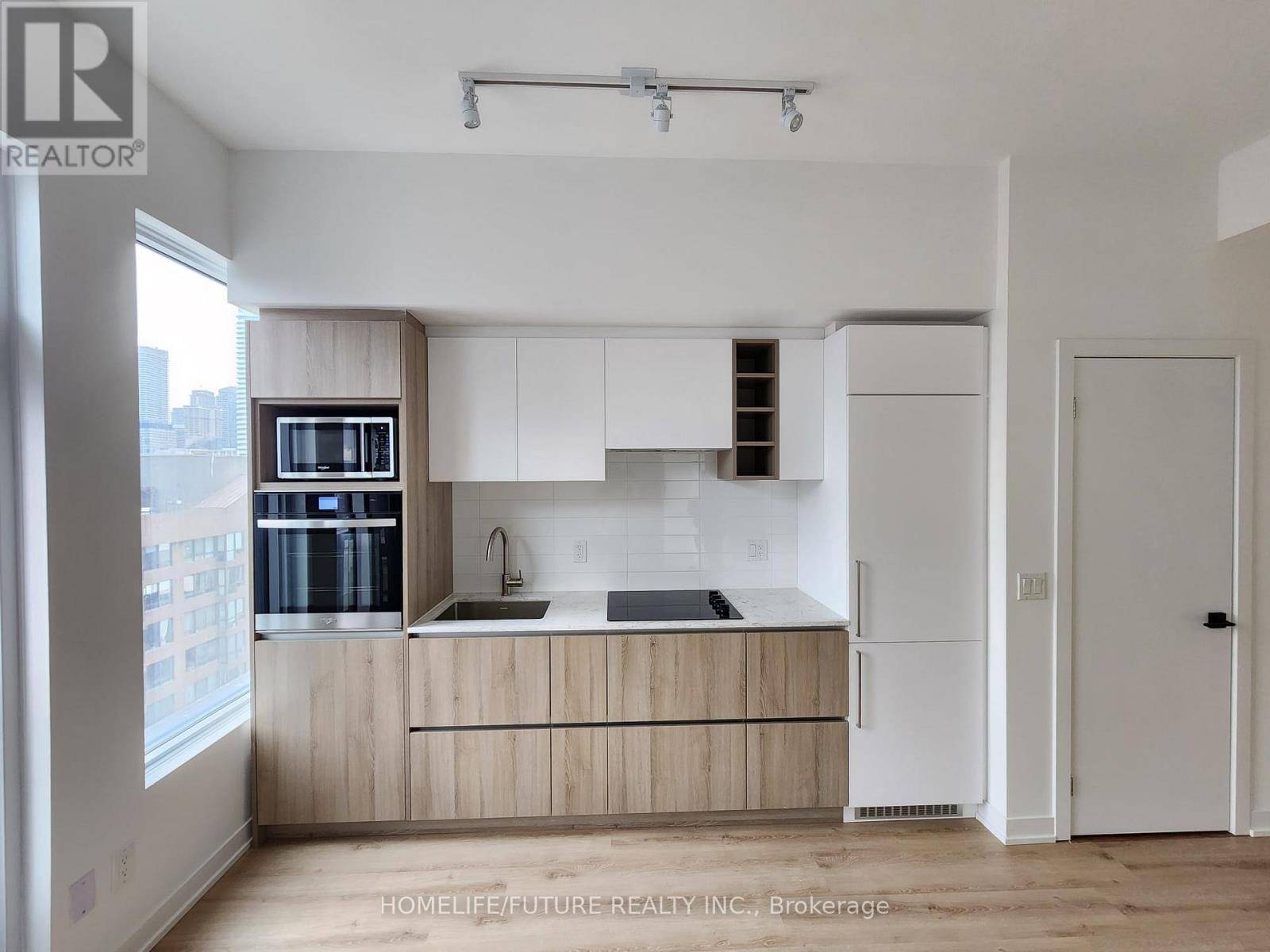 Toronto (moss Park), ON M5B2C2,319 Jarvis ST #1503