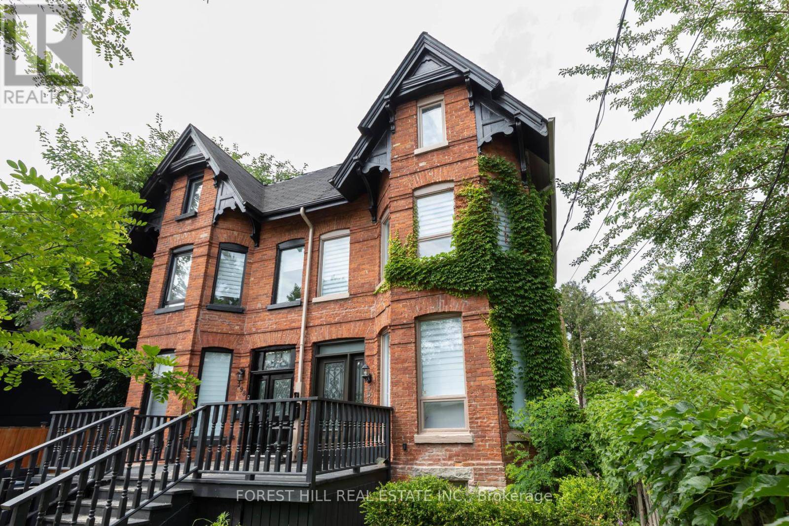 Toronto (moss Park), ON M5A2T7,300 SEATON STREET N