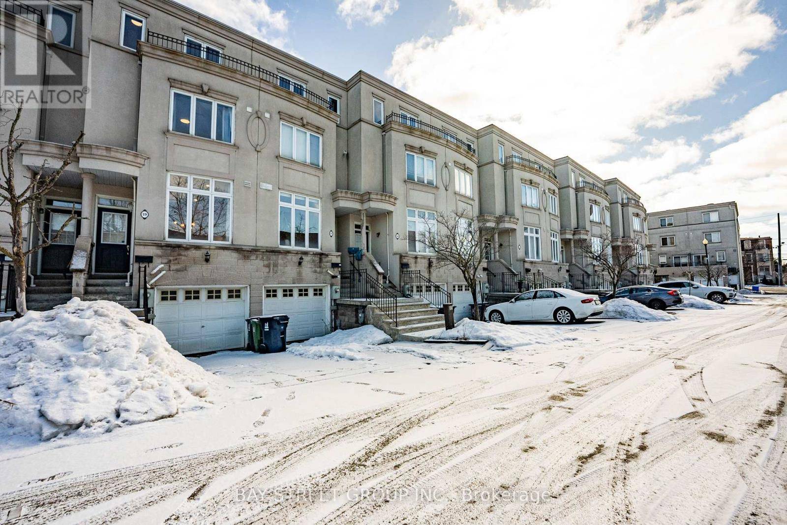 Toronto (newtonbrook West), ON M2M4M4,19 ENGLISH GARDEN WAY