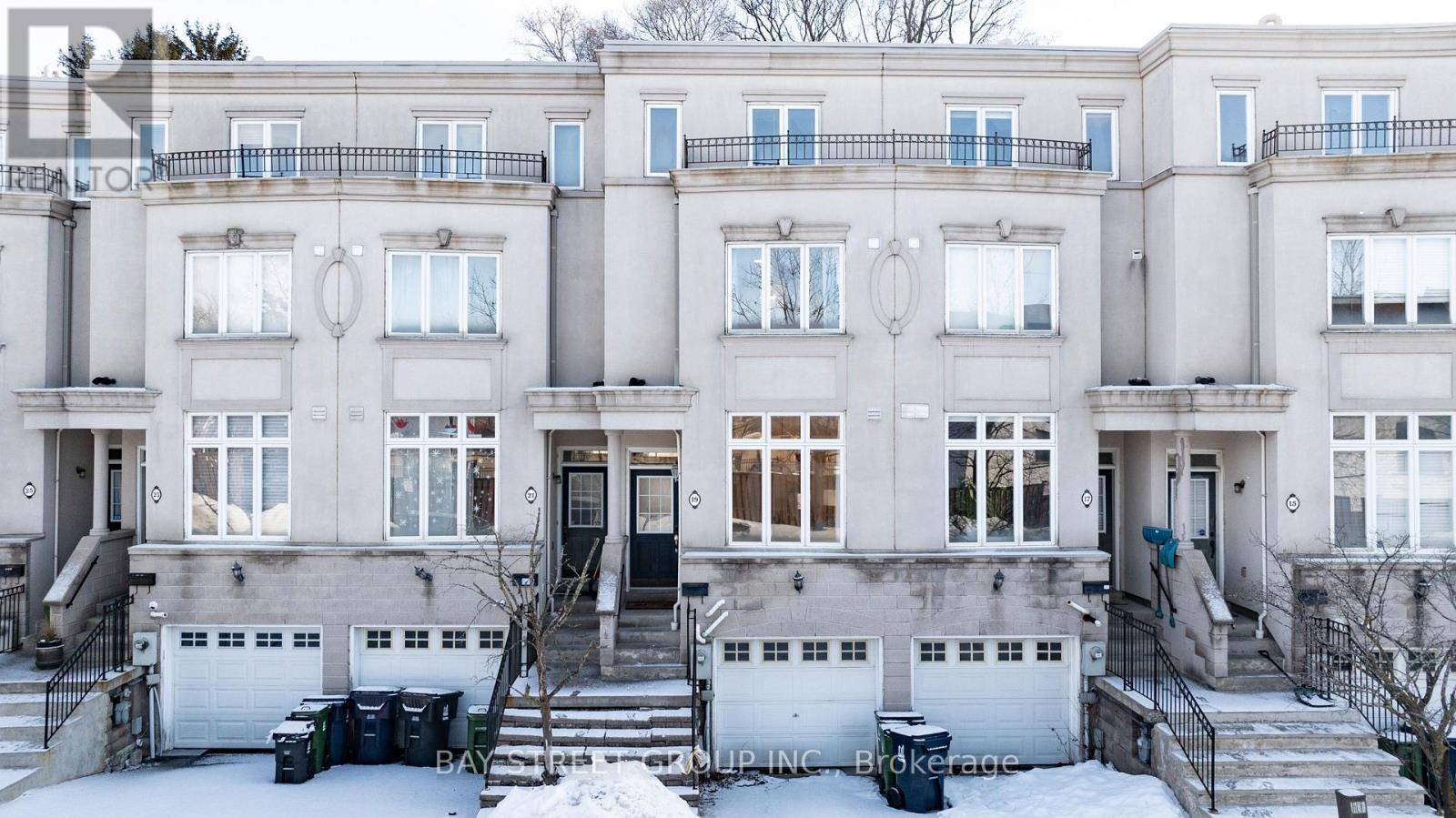 Toronto (newtonbrook West), ON M2M4M4,19 ENGLISH GARDEN WAY