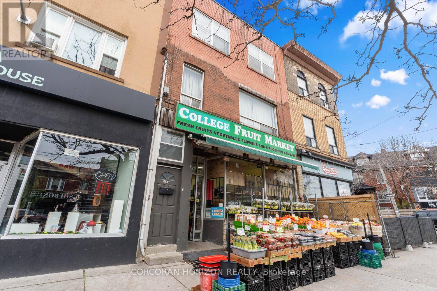 Toronto (palmerston-little Italy), ON M6G1C1,682 COLLEGE STREET