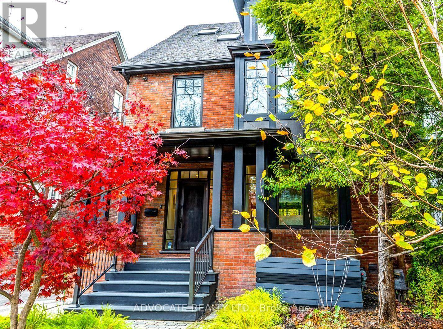 Toronto (annex), ON M5R2X9,122 WALMER ROAD