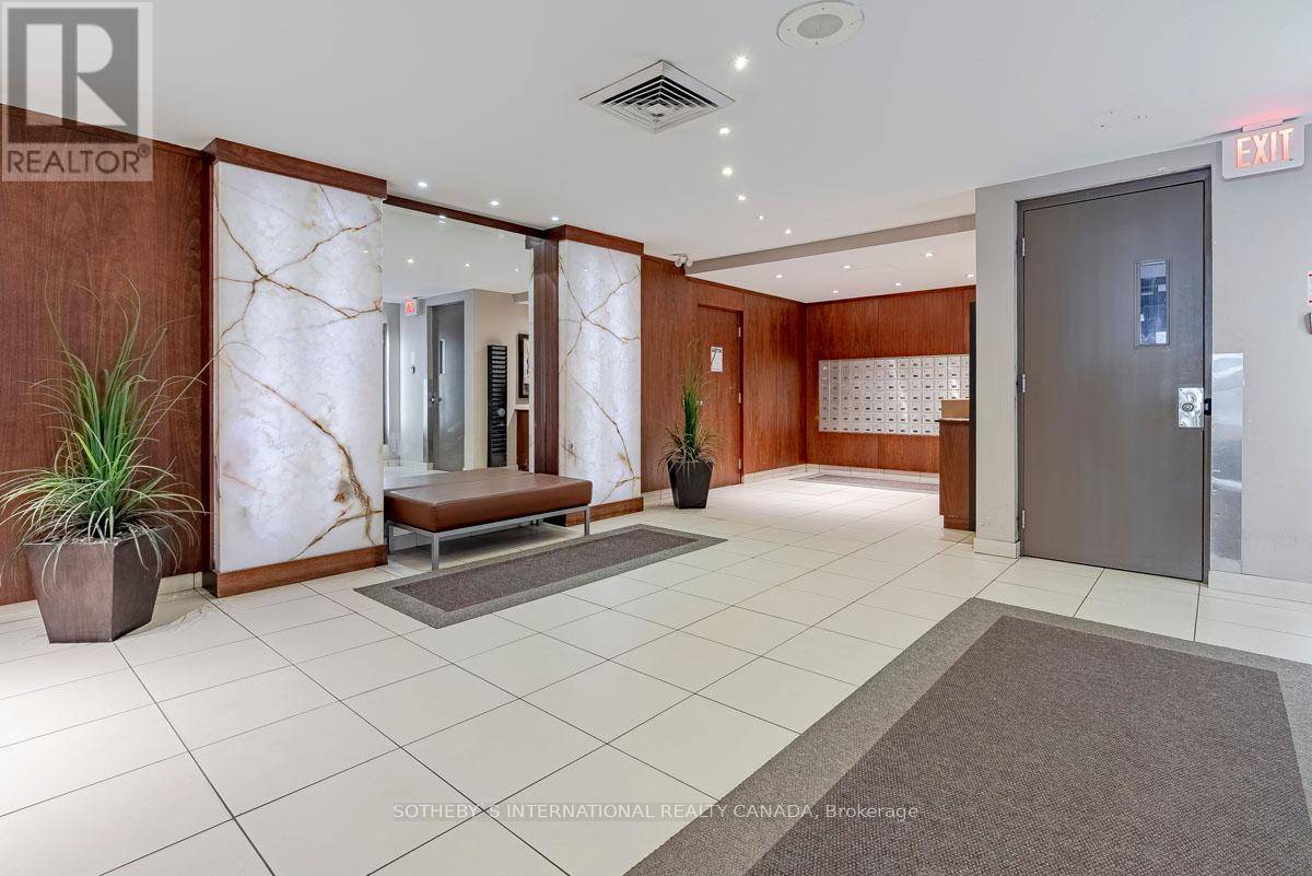 Toronto (university), ON M5S2T9,720 Spadina AVE #1004