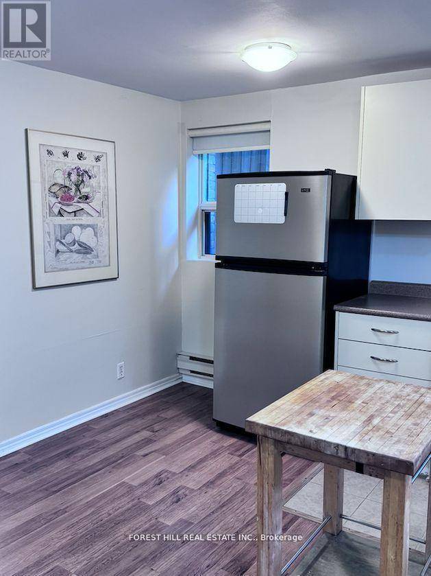 Toronto (rosedale-moore Park), ON M4T1B1,127 Summerhill AVE ##MAIN