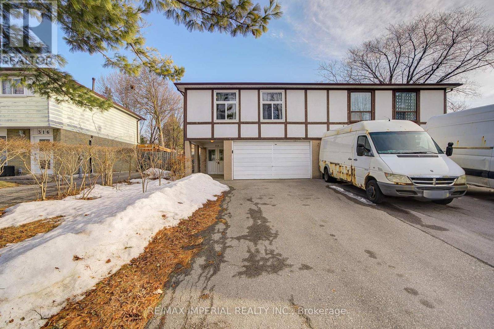 Toronto (hillcrest Village), ON M2H2P4,318 HOLLYBERRY TRAIL