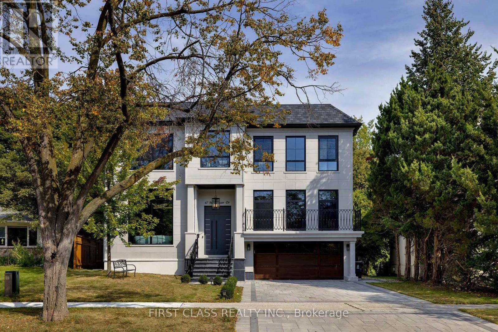 Toronto (st. Andrew-windfields), ON M2P1Z3,67 MONTRESSOR DRIVE