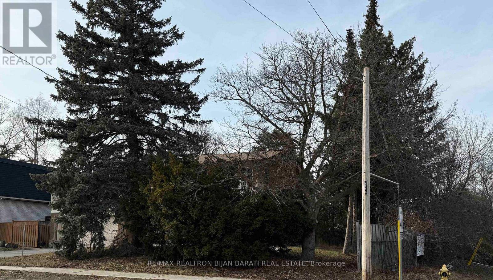 Toronto (newtonbrook East), ON M2M2P8,298 NEWTON DRIVE
