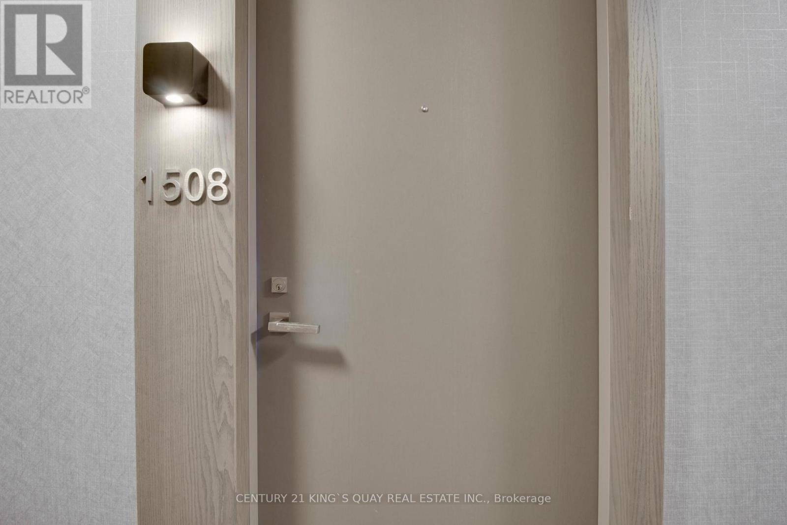 Toronto (casa Loma), ON M5P0A2,501 St Clair AVE West #1508