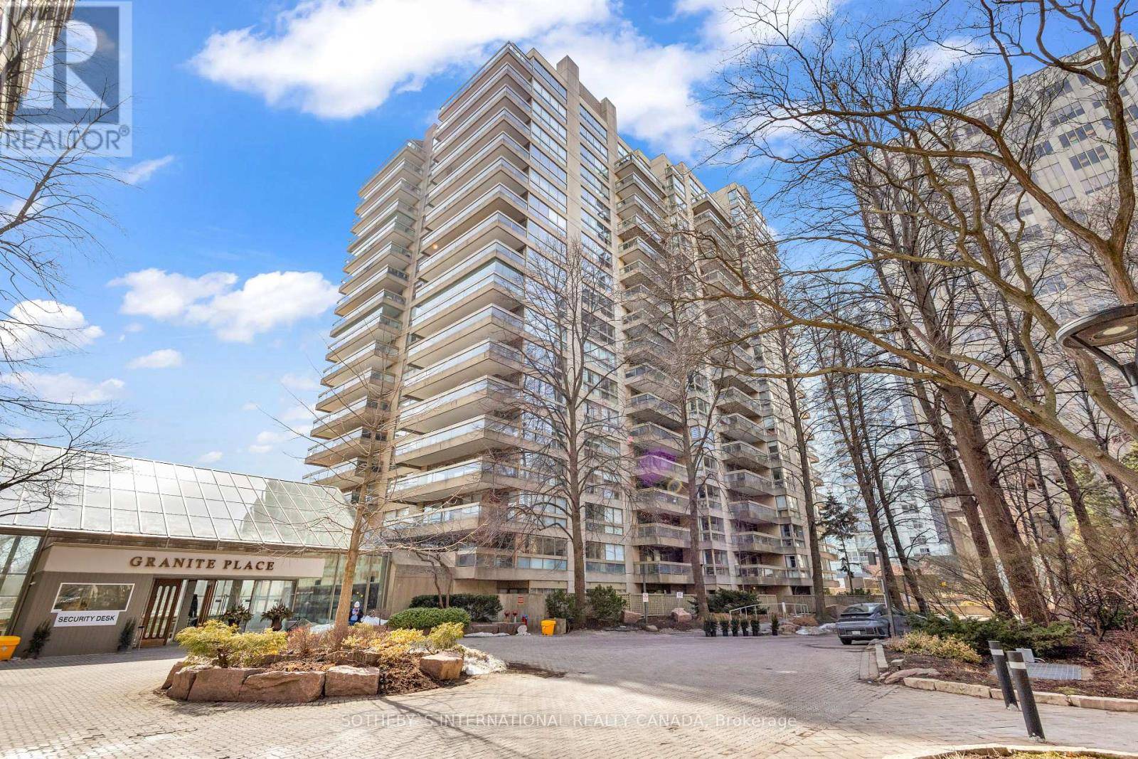 Toronto (yonge-st. Clair), ON M4V2Y9,63 St Clair AVE West #1702