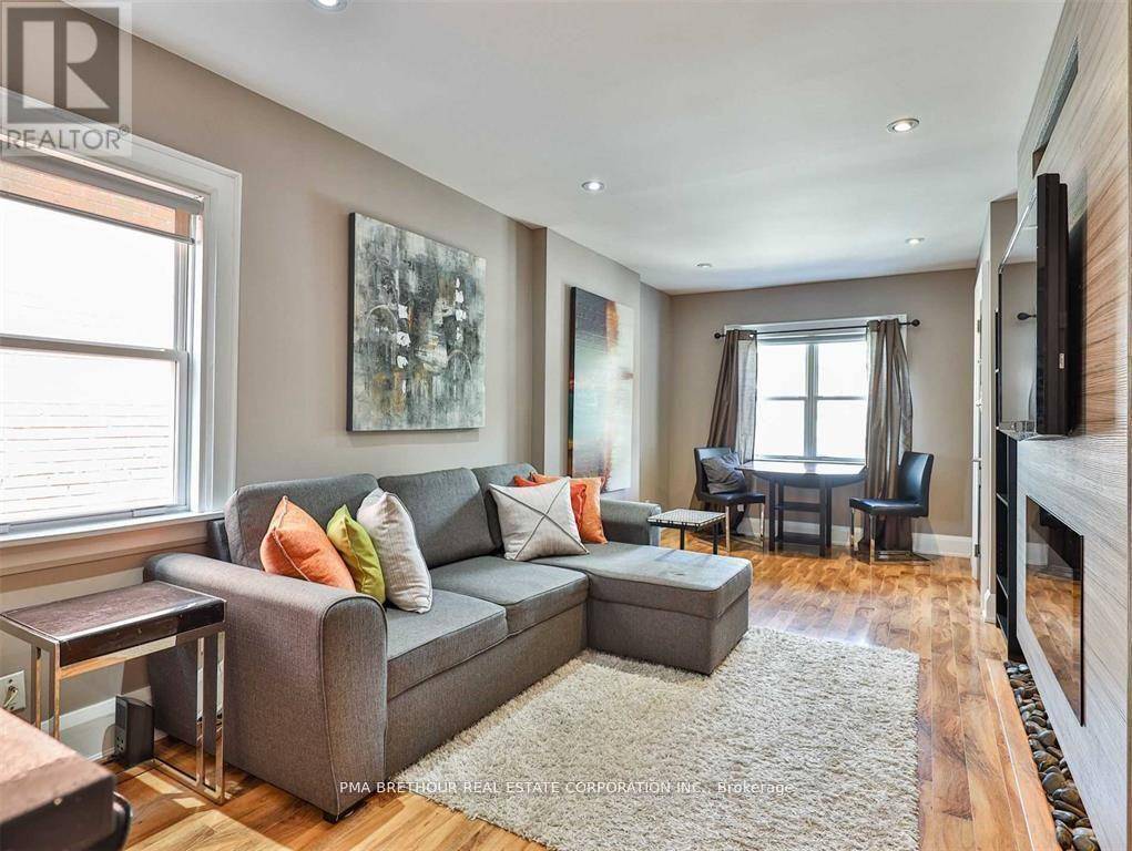 Toronto (mount Pleasant East), ON M4S2P7,4 BELLE AYRE BOULEVARD
