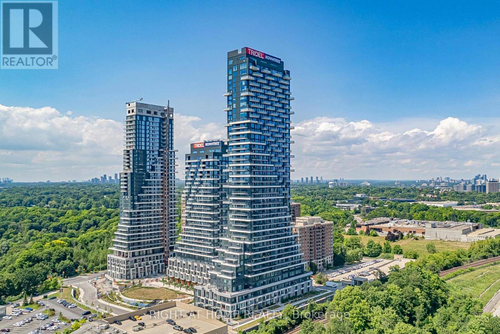 Toronto (banbury-don Mills), ON M3C0P7,30 Inn On The Park DR #3101