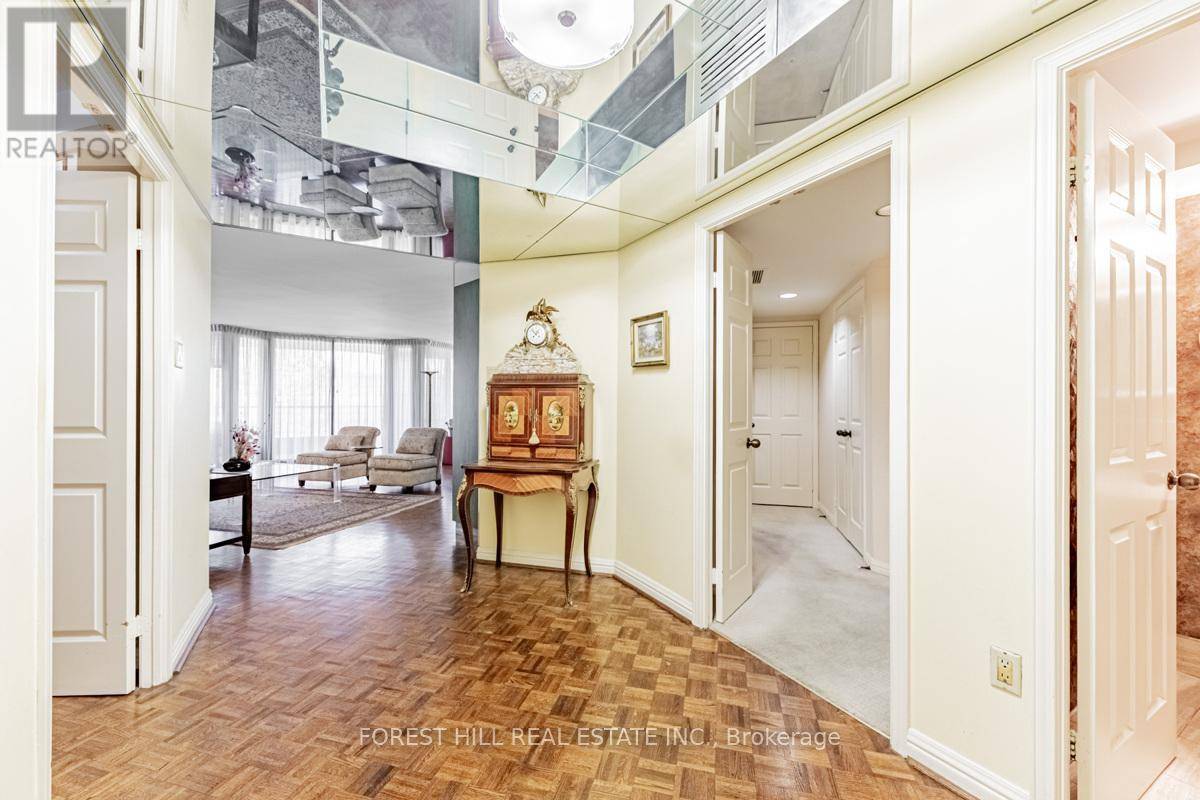 Toronto (bedford Park-nortown), ON M4N3N6,3900 Yonge ST #301