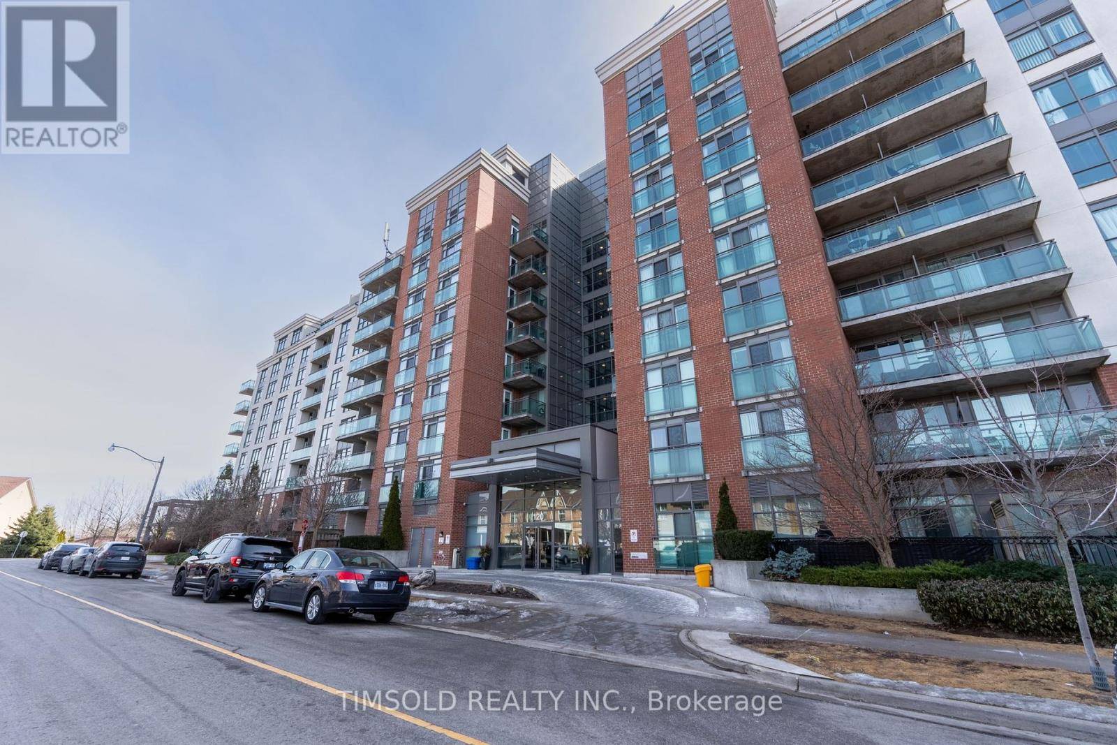 Toronto (banbury-don Mills), ON M3C4J1,120 Dallimore CIR #102