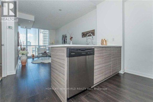 Toronto (henry Farm), ON M2J0B6,62 Forest Manor RD #302
