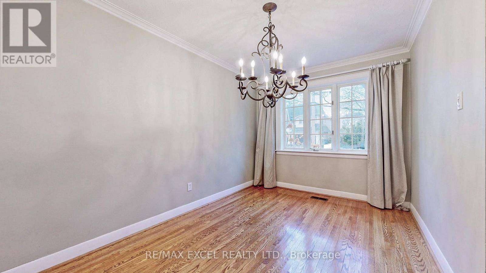 Toronto (newtonbrook East), ON M2M2L5,54 CENTRE AVENUE