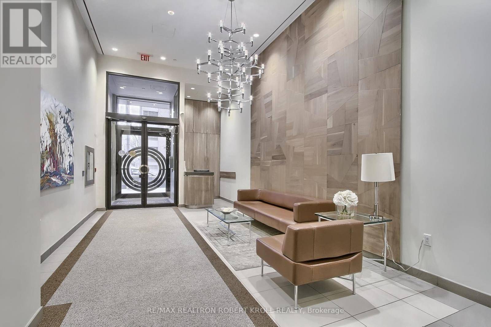 Toronto (annex), ON M5R2G3,55A Avenue RD #406