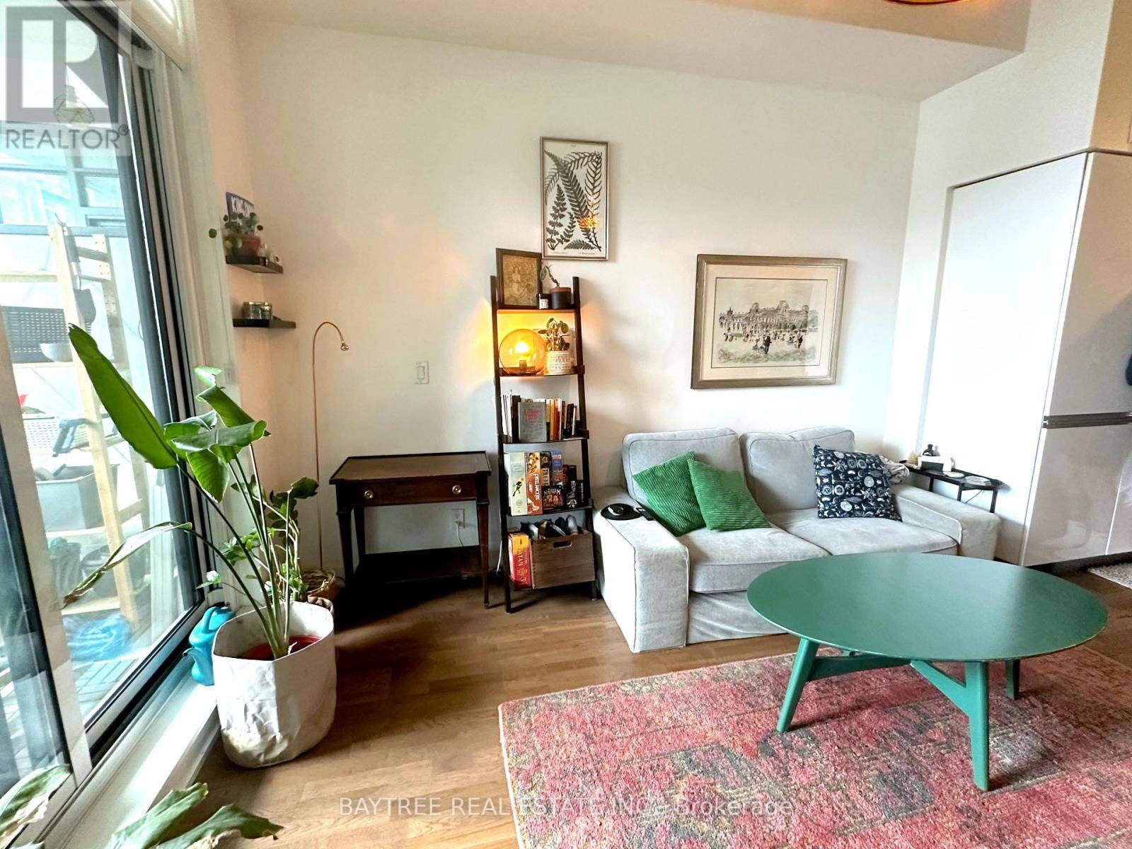 Toronto (little Portugal), ON M6J0E5,20 Minowan Miikan LN #323