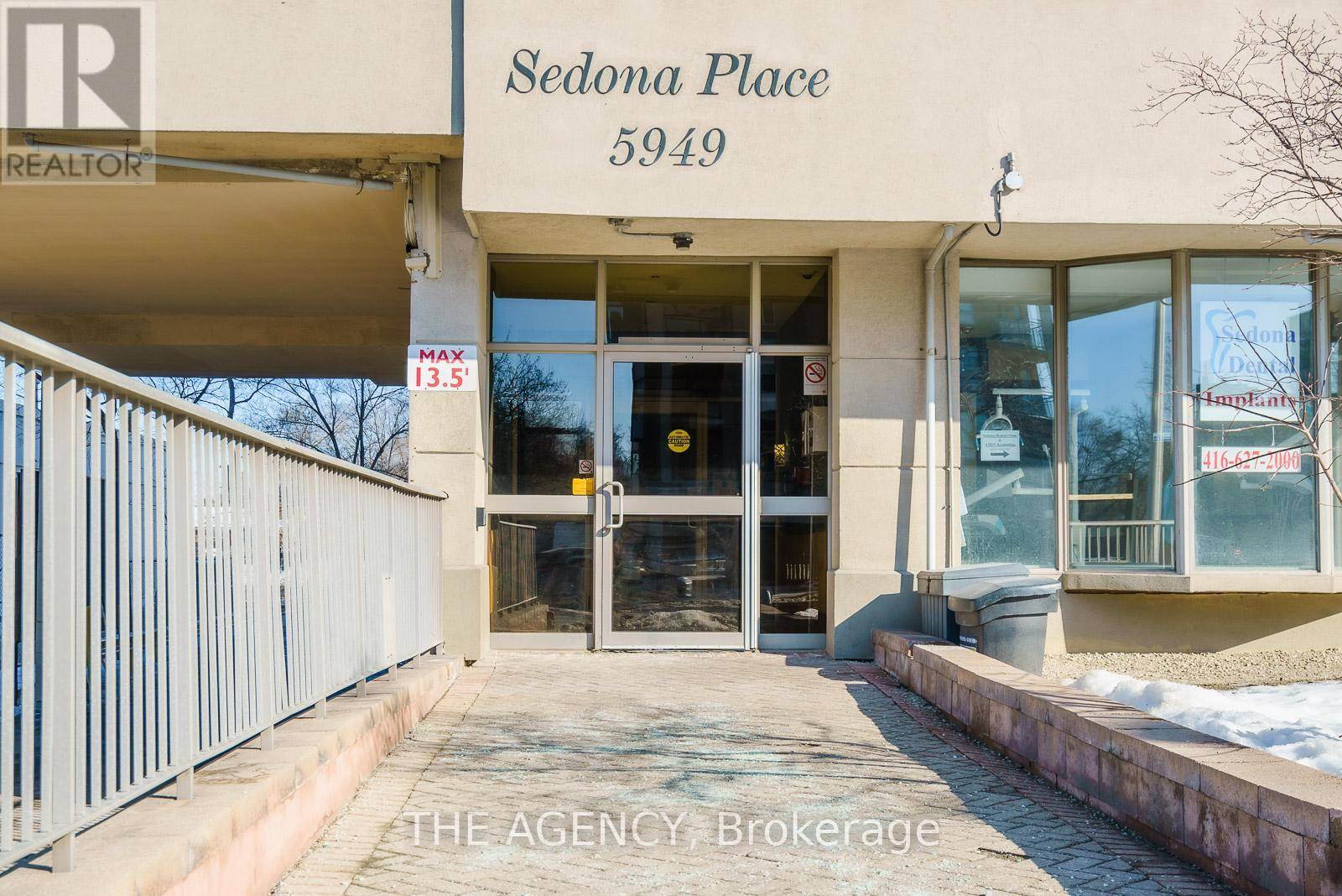 Toronto (newtonbrook East), ON M2M3V8,5949 Yonge ST #1504