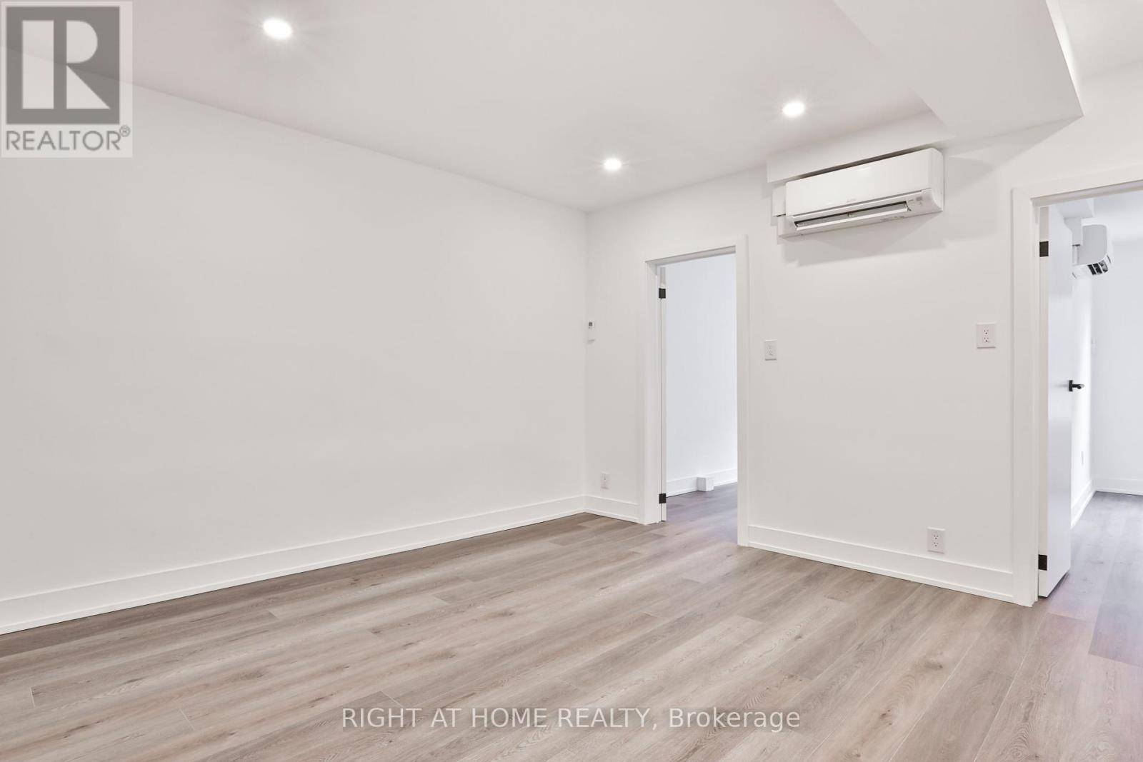 Toronto (palmerston-little Italy), ON M6G1B1,556 College ST #2F
