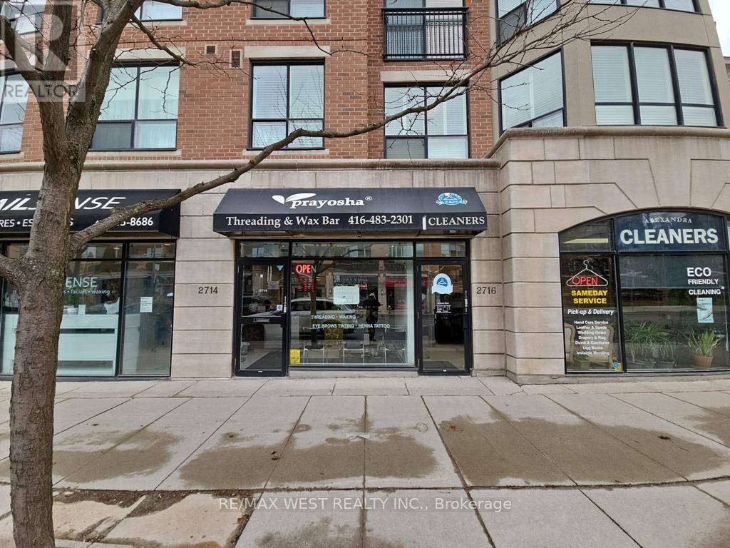 Toronto (lawrence Park South), ON M4N2H9,2708 YONGE STREET