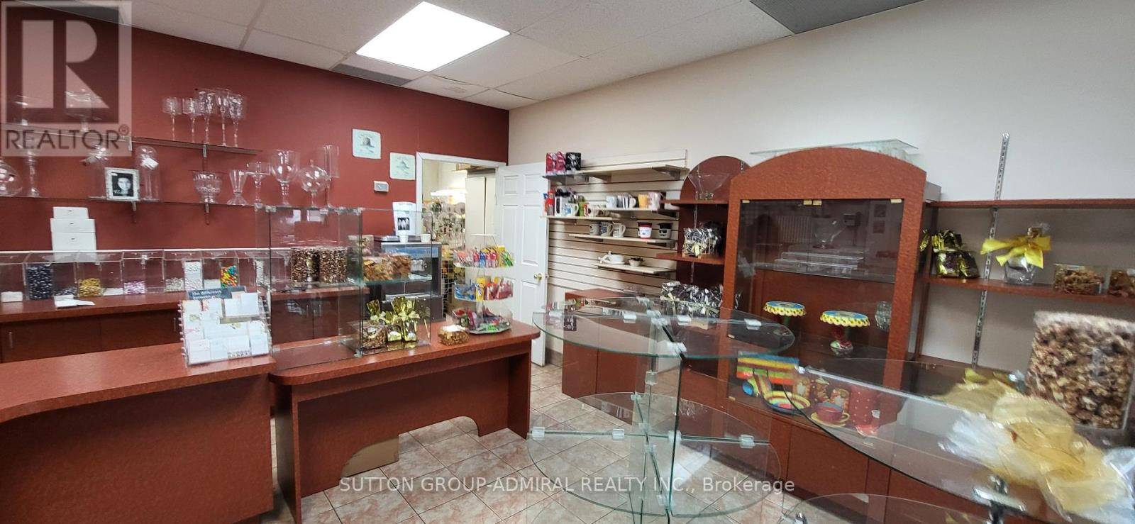 Toronto (bedford Park-nortown), ON M6B3A4,2839 BATHURST STREET
