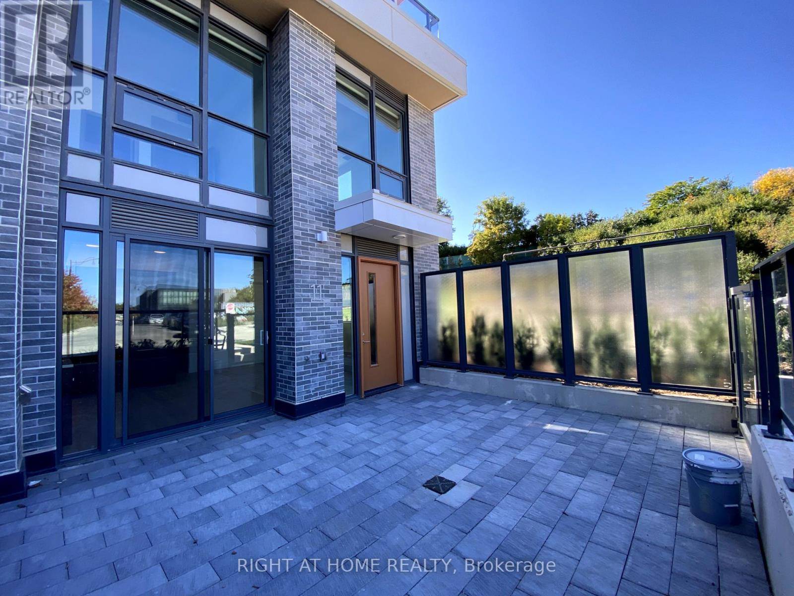 Toronto (bayview Village), ON M2K1H8,11 McMahon DR #106