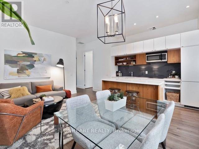 Toronto (yonge-st. Clair), ON M4V1N5,111 St Clair AVE West #605