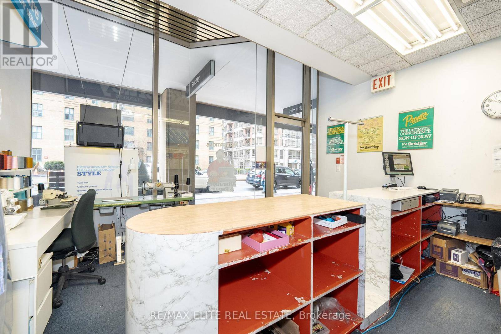 Toronto (yonge-st. Clair), ON M4V2Y7,55 St Clair AVE West #102